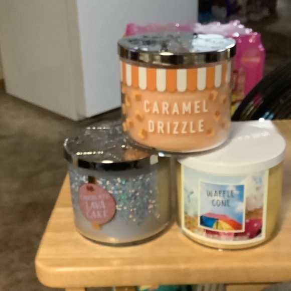 Bath & Body Works Caramel Drizzle and Waffle Cone Candle Set - Picture 1 of 1